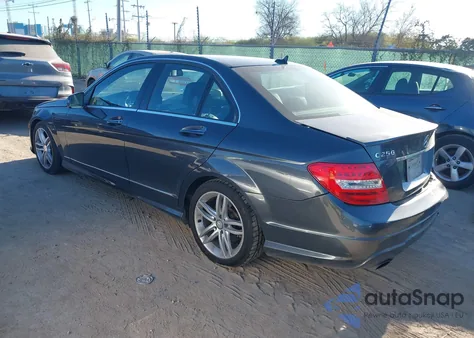 2013 Mercedes-Benz C 250 Sport from USA, damaged, VIN WDDGF4HB1DR283980